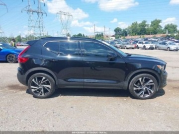 Volvo XC40 Crossover 2.0 T5 247KM 2020 Volvo XC 40 2020 VOLVO XC40 T5 R-DESIGN 2.0 Benzyna 248KM, zdjęcie 3