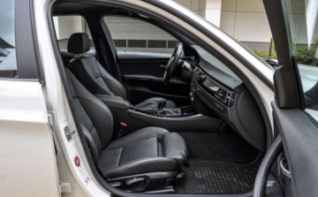 BMW Seria 3 E90-91-92-93 Touring E91 2.0 316d 115KM 2011 BMW Seria 3 2,0d Lift 2011 r. Bezwypadkowy M-pakiet Skory 2.0 Diesel 116KM, zdjęcie 3