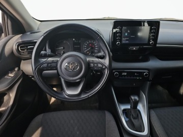 Toyota Yaris IV Hatchback 1.5 Hybrid Dynamic Force 116KM 2021 Toyota Yaris 1.5 HEV 116KM 1WŁ SalonPL VAT23 Grupa, zdjęcie 4