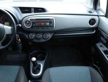 Toyota Yaris III Hatchback 5d 1.0 VVT-i 69KM 2012 Toyota Yaris 1.0 VVT-i, Salon Polska, Klima, zdjęcie 7