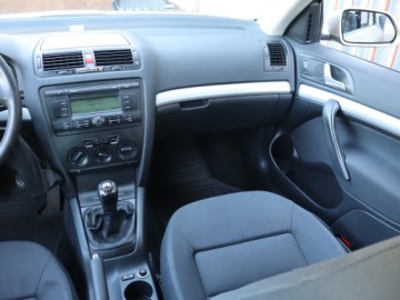 Skoda Octavia I Hatchback 1.6 MPI 102KM 2005 Skoda Octavia 1.6, GAZ, Klima,ALU, zdjęcie 7