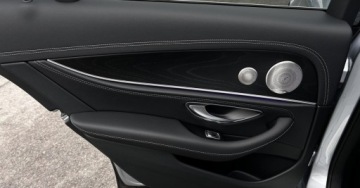 Mercedes Klasa E W214 Sedan Plug-In 2.0 300de 313KM 2023 Mercedes-Benz Klasa E SalonPL AMG Line MultibeamLED Kamera360 Burmester FV, zdjęcie 25