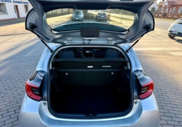 Toyota 2023 Toyota Yaris 1.5i HYBRID Full led Navi Kamera 18.000 km 1.5 Benzyna, zdjęcie 14