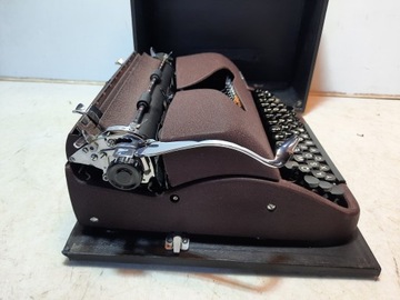 ПИШУЩАЯ МАШИНКА ГРОМА (B434)