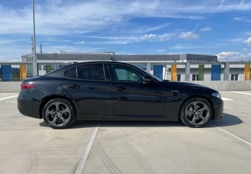 Alfa Romeo Giulia II Sedan Facelifting 2.0 Turbo 200KM 2022 Alfa Romeo Giulia 2.0TURBO *DesignSPORT*Pamięć *SalonPL*SerwisASO *FV23%
