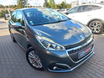 Peugeot 208 I Hatchback 5d Facelifting 1.2 PureTech 110KM 2016 Peugeot 208 Lift Led Tablet Klimatronik Sensor..., zdjęcie 3