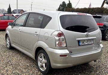 Toyota Corolla Verso AR10 2.2 D-4D 136KM 2009 Toyota Corolla Verso 2009 r. 2.2 Diesel 136KM, zdjęcie 3