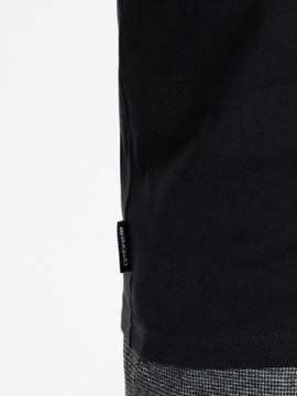 Męska bawełniana koszulka z dekoltem w serek BASIC czarna V1 OM-TSBS-0145 L