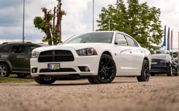 Dodge Charger VI Sedan Facelifting 5.7 Hemi V8 375KM 2014 Dodge Charger Dodge Charger 5.7 RT V8 AWD 374KM 5.7 Benzyna 374KM, zdjęcie 1