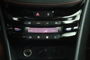 Peugeot 208 I GTi 1.6 THP 200KM 2013 Peugeot 208 1.6 GTi, Navi, Klima, Klimatronic, zdjęcie 9