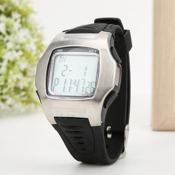 Цифровые спортивные часы с обратным отсчетом и секундомером