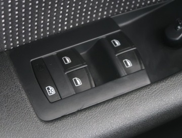 Audi A3 8P Hatchback 3d 1.6 FSI 115KM 2005 Audi A3 1.6 FSI, Klima, Klimatronic, zdjęcie 15