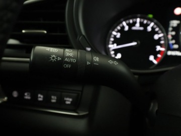 Mazda CX-30 2.0 Skyactiv-X 180KM 2020 Mazda CX-30 2.0 Skyactiv-X MHEV Navi Tempomat, zdjęcie 35