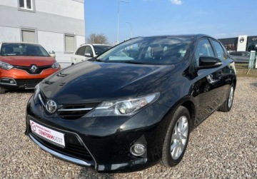 Toyota Auris I Hatchback 3d Facelifting 1.6 Valvematic 132KM 2013 Toyota Auris nawigacja, kamera cofania 1.6 Benzyna 132KM, zdjęcie 11