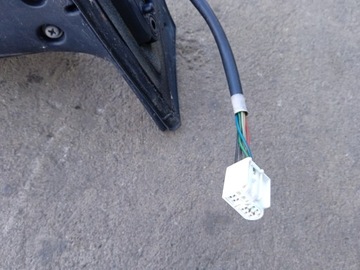 ZRCÁTKO LEVÉ ELEKTRICKÉ TOYOTA AVENSIS T25