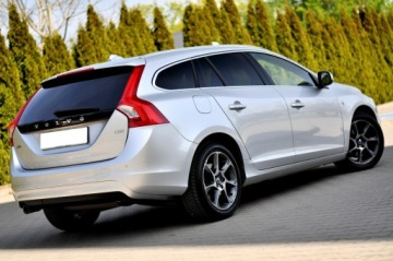 Volvo V60 I Kombi Facelifting 1.6 D2 115KM 2014 Volvo V60 Ocean Race Led Navi Skóra Full Opcja, zdjęcie 32
