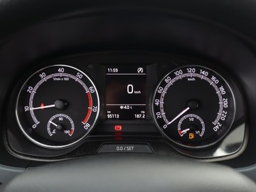 Skoda Fabia III Hatchback Facelifting 1.0 TSI 95KM 2019 Skoda Fabia 1.0 TSI, Klima, Parktronic, zdjęcie 10