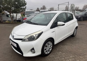 Toyota Yaris III Hatchback 5d Hybrid 100KM 2013 Toyota Yaris Hybrid 1.5 VVT-i 2013r kamera Navi niska cena 1.5 Hybryda, zdjęcie 5