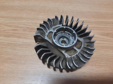 STIHL 044 MS 440 МАГНИТНОЕ КОЛЕСО