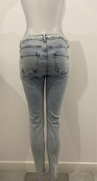 Jasnoniebieskie spodnie jeansy New Look M/38