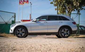 Mercedes GLC C253 2019 Mercedes-Benz GLC Mercedes-Benz Klasa GLC GLC 300 4Matic 258KM 2.0 Benzyna, zdjęcie 4