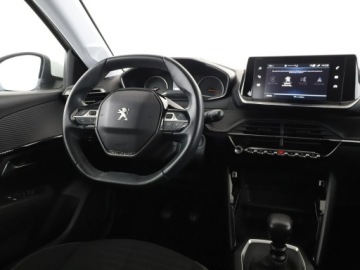 Peugeot 208 II Hatchback 1.2 PureTech 102KM 2019 Peugeot 208 navi klimatyzacja czujniki parkowania, zdjęcie 15