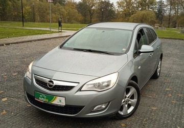 Opel Astra J Sports Tourer 1.7 CDTI ECOTEC 125KM 2011