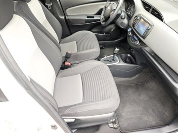 Toyota Yaris III Hatchback 5d Facelifting 2017 1.5 Hybrid 100KM 2018 TOYOTA YARIS HYBRYDA, zdjęcie 17