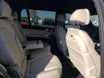 BMW X7 2021 BMW X7 M50I 2021 4.4l 4.4 Benzyna 523KM, zdjęcie 10
