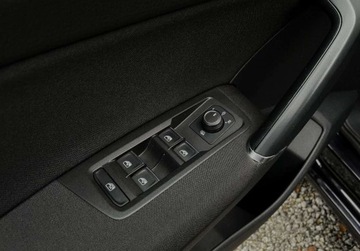 Volkswagen Touran III 1.4 TSI 150KM 2015 Volkswagen Touran 1.4 TSI 150KM DSG bezwypadkowy GWARANCJA 7 OSOBOWY, zdjęcie 31