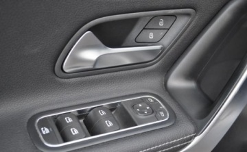 Mercedes Klasa A W177/V177 Hatchback 1.3 200 163KM 2018 Mercedes-Benz Klasa A A200 Automat Benzyna Kamera Nawigacja 1.3 Benzyna, zdjęcie 19