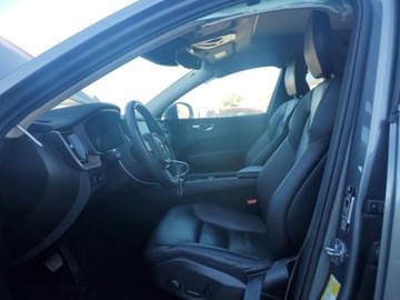 Volvo XC60 II 2021 Volvo XC 60 T5 Moemntum 2021 2.0l 2.0 Benzyna 250KM, zdjęcie 7