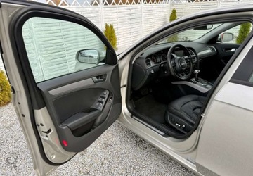 Audi A4 B8 Limousine Facelifting 2.0 TFSI 211KM 2012 Audi A4 Limousine Audi A4 Limousine 2.0 TFSI Quattro S tronic 2.0 Benzyna, zdjęcie 31