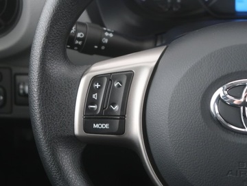 Toyota Yaris III Hatchback 5d Facelifting 2017 1.0 VVT-i 72KM 2019 Toyota Yaris 1.0 VVT-i, Salon Polska, Serwis ASO, zdjęcie 15