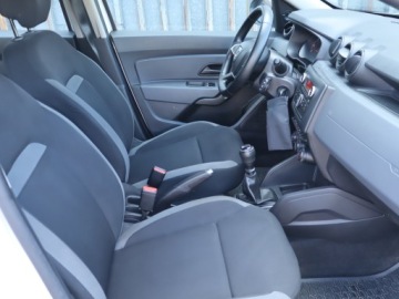 Dacia Duster II SUV 1.6 SCe 115KM 2018 Dacia Duster 1.6 SCe, Salon Polska, Serwis ASO, zdjęcie 8