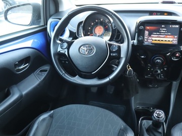 Toyota Aygo II Hatchback 3d Facelifting 1.0 VVT-i 72KM 2020 Toyota Aygo 1.0 VVT-i, Salon Polska, zdjęcie 6