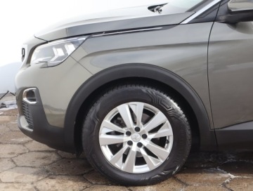 Peugeot 3008 II Crossover 1.2 PureTech 130KM 2018 Peugeot 3008 1.2 PureTech, Navi, Klima, zdjęcie 12