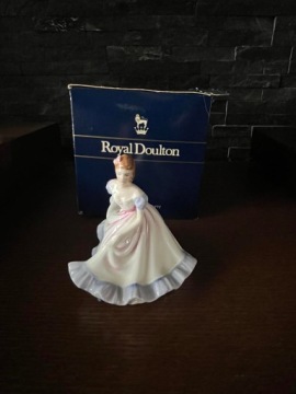 Фарфоровая статуэтка дамы Royal Doulton Ninette HN 3215