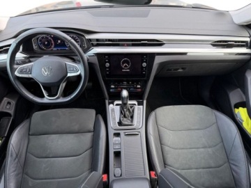 Volkswagen Arteon Fastback Facelifting 2.0 TDI SCR 150KM 2023 Volkswagen Arteon Shooting Brake Bogate wyposazenie Drugi komplet opon Bez, zdjęcie 22