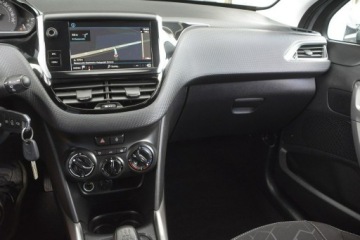Peugeot 2008 I SUV Facelifting 1.6 BlueHDi 75KM 2018 Peugeot 2008 1.6 Blue HDI nawigacja Android Auto C, zdjęcie 23