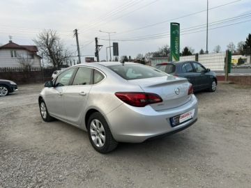 Opel Astra J Sedan 1.6 CDTI ecoFLEX 110KM 2015 Opel Astra Nawigacja/ Zamiana/ Kredyt, zdjęcie 6