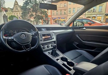 Volkswagen Passat B8 Variant 2.0 TDI 150KM 2015 Volkswagen Passat Volkswagen Passat 2.0 TDI BMT Trendline 2.0 Diesel 150KM, zdjęcie 14
