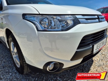 Mitsubishi Outlander III SUV Facelifting 2015 2.0 MIVEC 150KM 2015 Mitsubishi Outlander Oryginalny Przebieg Nawigacja Invite Czujniki Park, zdjęcie 14
