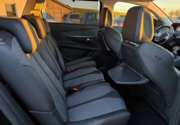 Peugeot 5008 II Crossover 1.5 BlueHDI 130KM 2018 Peugeot 5008 Peugeot 5008 1.5 BlueHDI Allure SampS 1.5 Diesel 130KM, zdjęcie 13