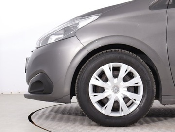 Peugeot 208 I Hatchback 5d Facelifting 1.2 PureTech 82KM 2019 Peugeot 208 1.2 PureTech, Salon Polska, Klima, zdjęcie 13