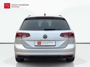 Volkswagen Passat B8 Variant Facelifting 2.0 TDI SCR 150KM 2022 Volkswagen Passat 2.0 TDI 150KM Business DSG SerwisASO Acc Led Nawi AppCon, zdjęcie 3