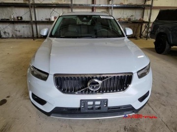 Volvo XC40 2022 Volvo XC 40 2020 r.,2,0L T5 MOMENTUM 2.0 Benzyna 252KM, zdjęcie 1