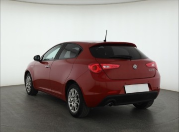 Alfa Romeo Giulietta Nuova II Hatchback 5d Facelifting 2016 1.6 JTDM-2 120KM 2017 Alfa Romeo Giulietta 1.6 JTDM, Salon Polska, zdjęcie 3