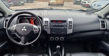 Mitsubishi Outlander II 2.0 DID DOHC 140KM 2007 Mitsubishi Outlander 2.0 di-d 140KM 4WD 7osobowy 2.0 Diesel 140KM, zdjęcie 10