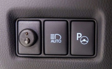 Toyota C-HR I Crossover Facelifting 1.8 Hybrid 122KM 2023 Toyota C-HR 1.8 Hybrid GPF GR Sport 1.8 Hybryda 122KM, zdjęcie 35